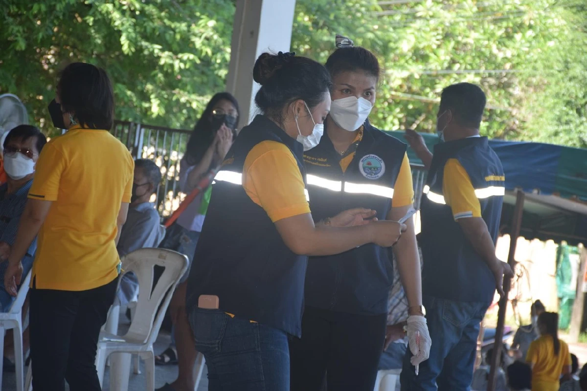 นายกหาดเล็กติดโควิด ผู้ใกล้ชิดตรวจหาเชื้อด่วน!