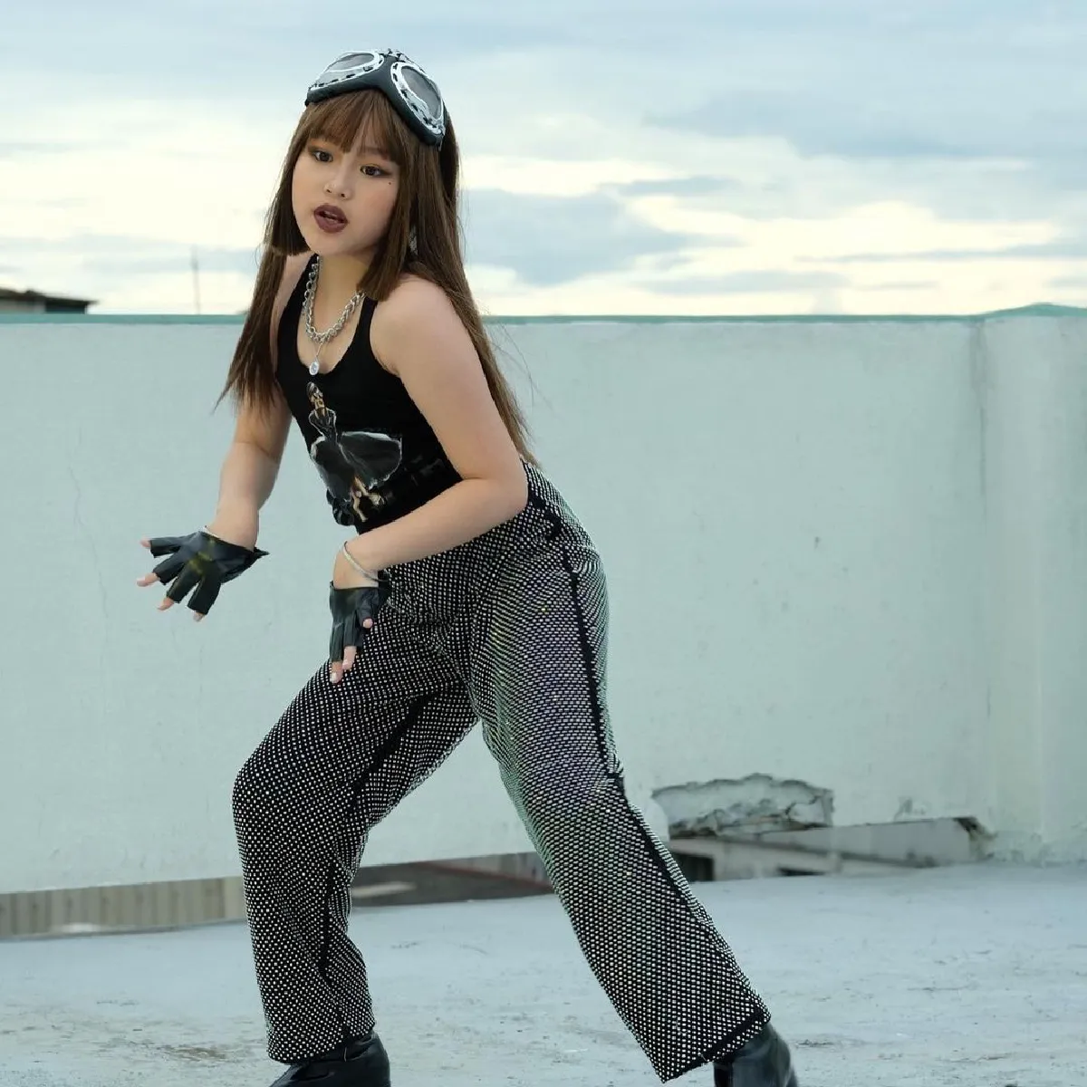  “น้องณิริน” สุดปัง! โคฟเวอร์ลุค “ลิซ่า BLACKPINK” มีความพีคโปรโมตลูกชิ้นยืนกินด้วย