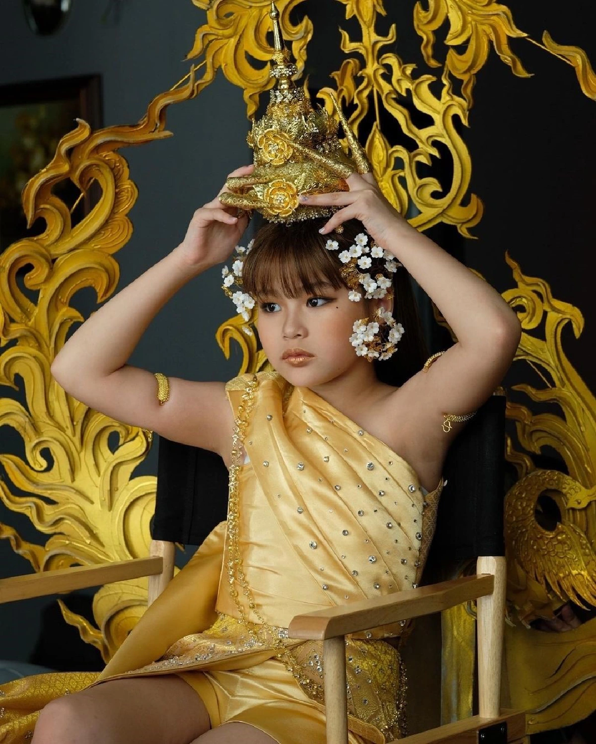  “น้องณิริน” สุดปัง! โคฟเวอร์ลุค “ลิซ่า BLACKPINK” มีความพีคโปรโมตลูกชิ้นยืนกินด้วย