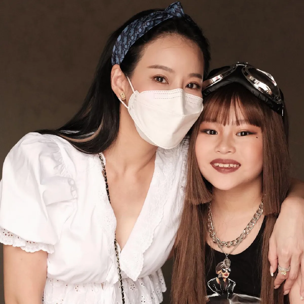  “น้องณิริน” สุดปัง! โคฟเวอร์ลุค “ลิซ่า BLACKPINK” มีความพีคโปรโมตลูกชิ้นยืนกินด้วย