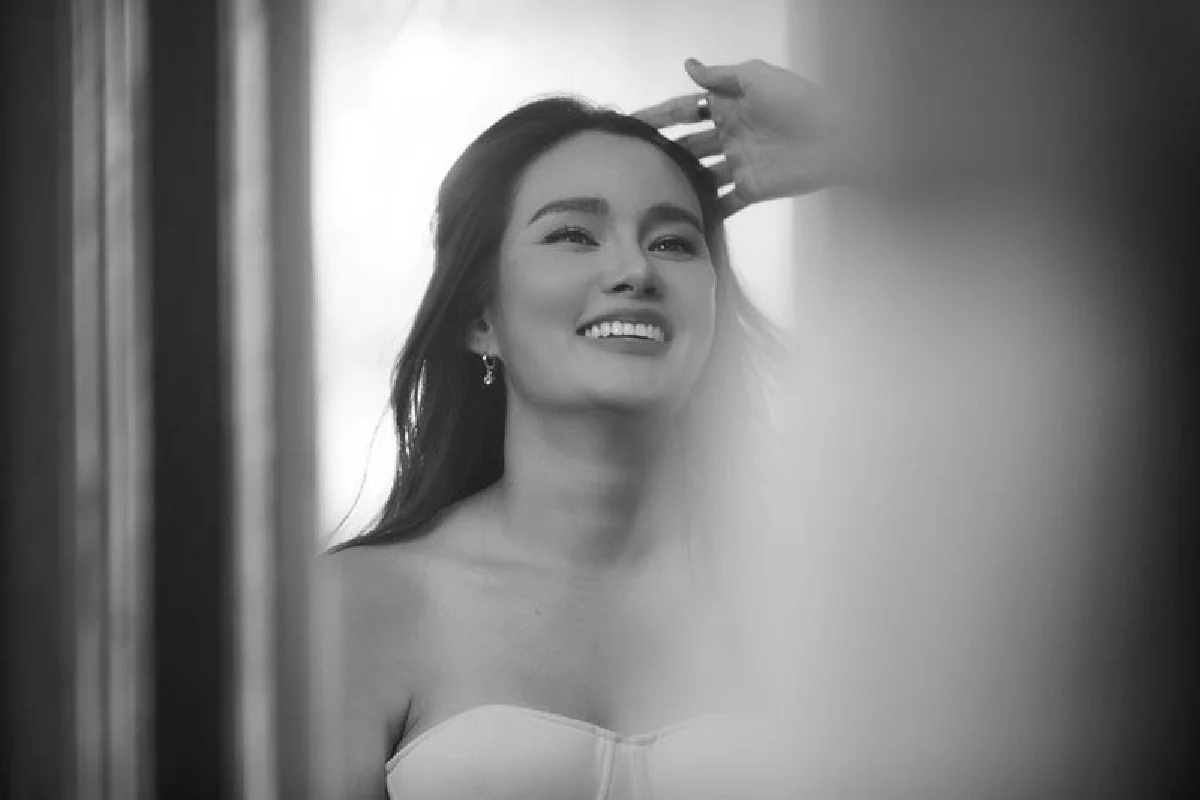 “หญิง รฐา-ตุลย์” สุดสง่าในชุดแต่งงาน หลังควงคู่ถ่ายพรีเวดดิ้งสุดโรแมนติก