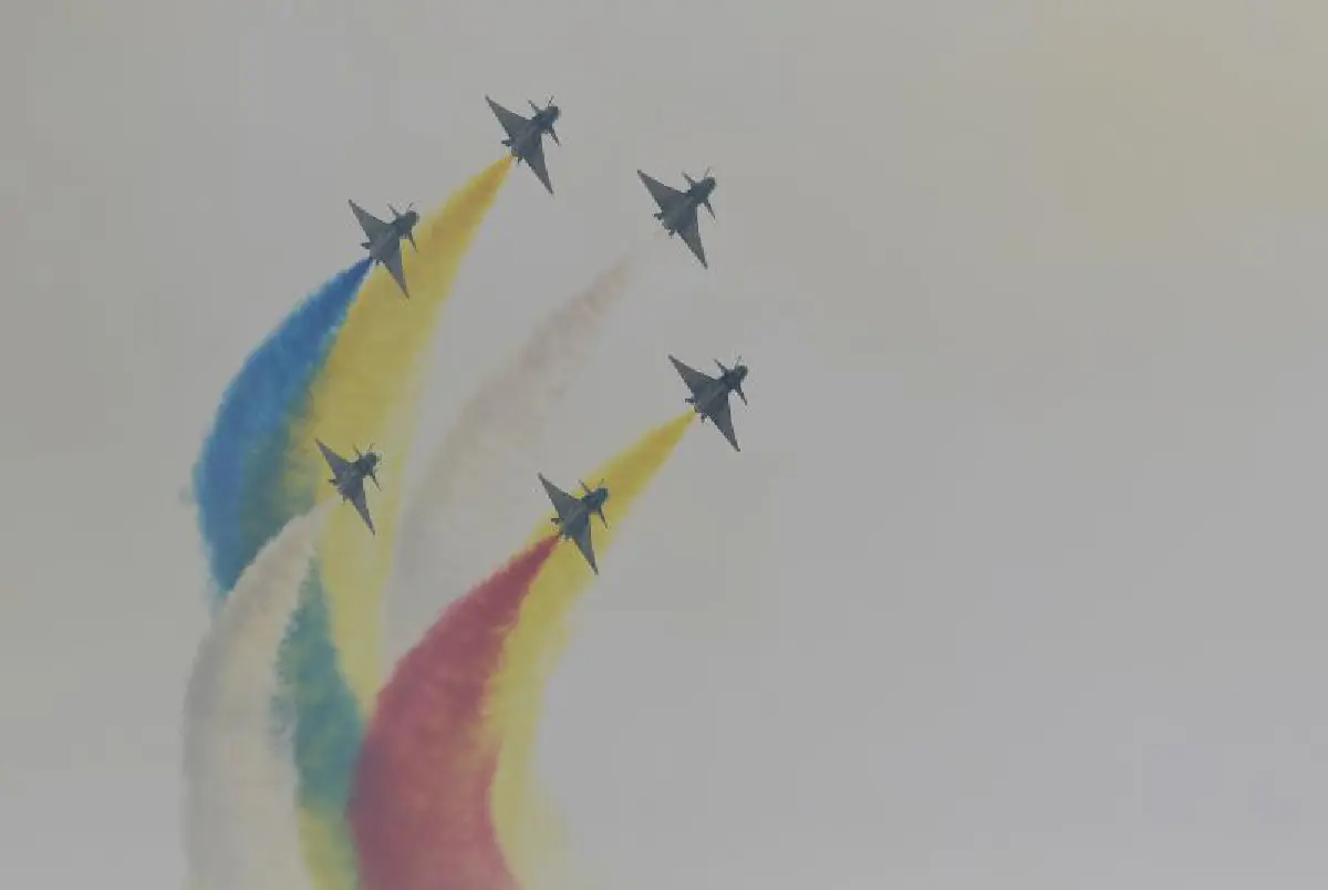 จีนโชว์บินโดรน อวดแสนยานุภาพแข่งสหรัฐ