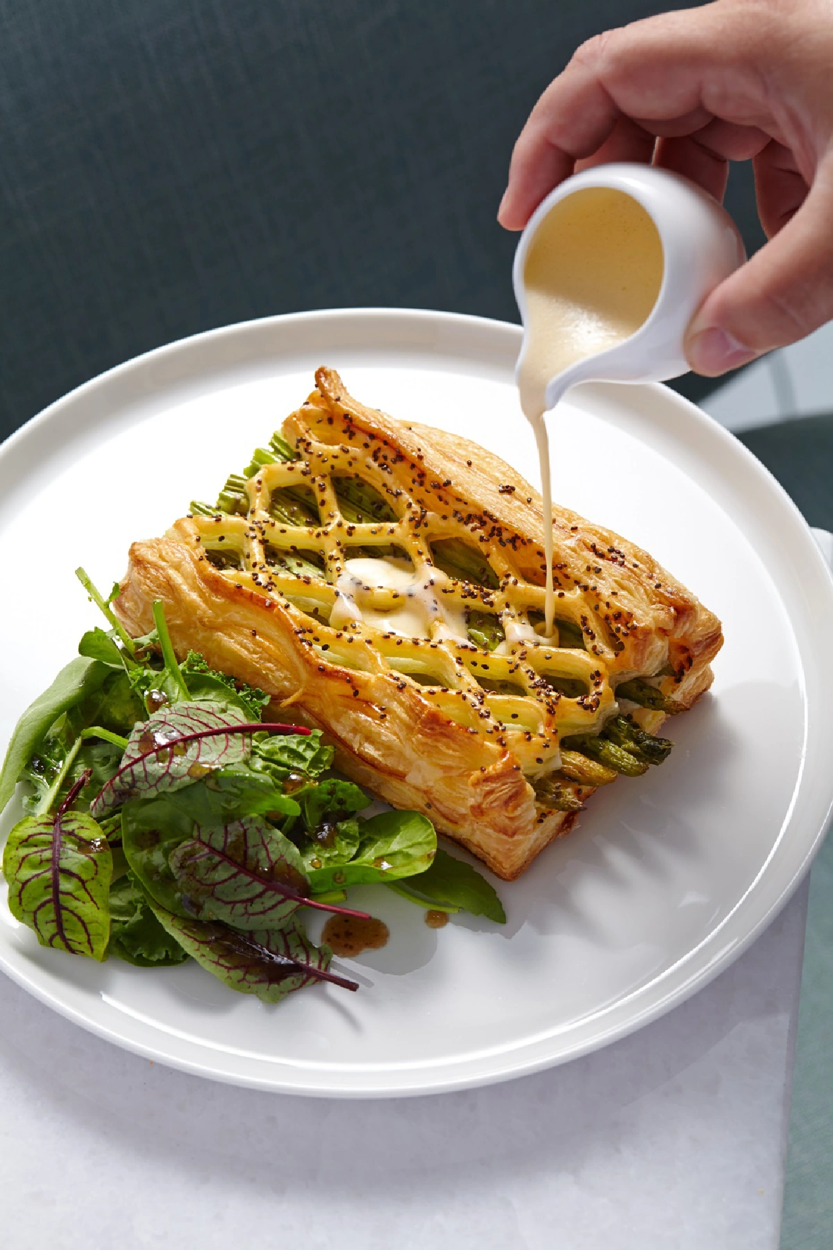 เปิดแล้ว Vogue Cafe แห่งแรกในกรุงเทพฯ 