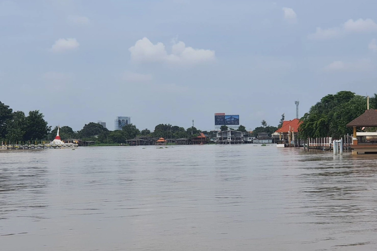 ปลัดมท.ตรวจความพร้อมรับมือแก้น้ำท่วมปากเกร็ด 