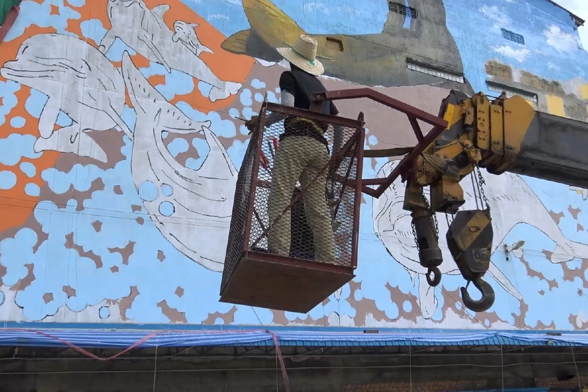 สร้างสีสันท่องเที่ยว สตรีทอาร์ตนางเงือกใหญ่สุดในไทย   