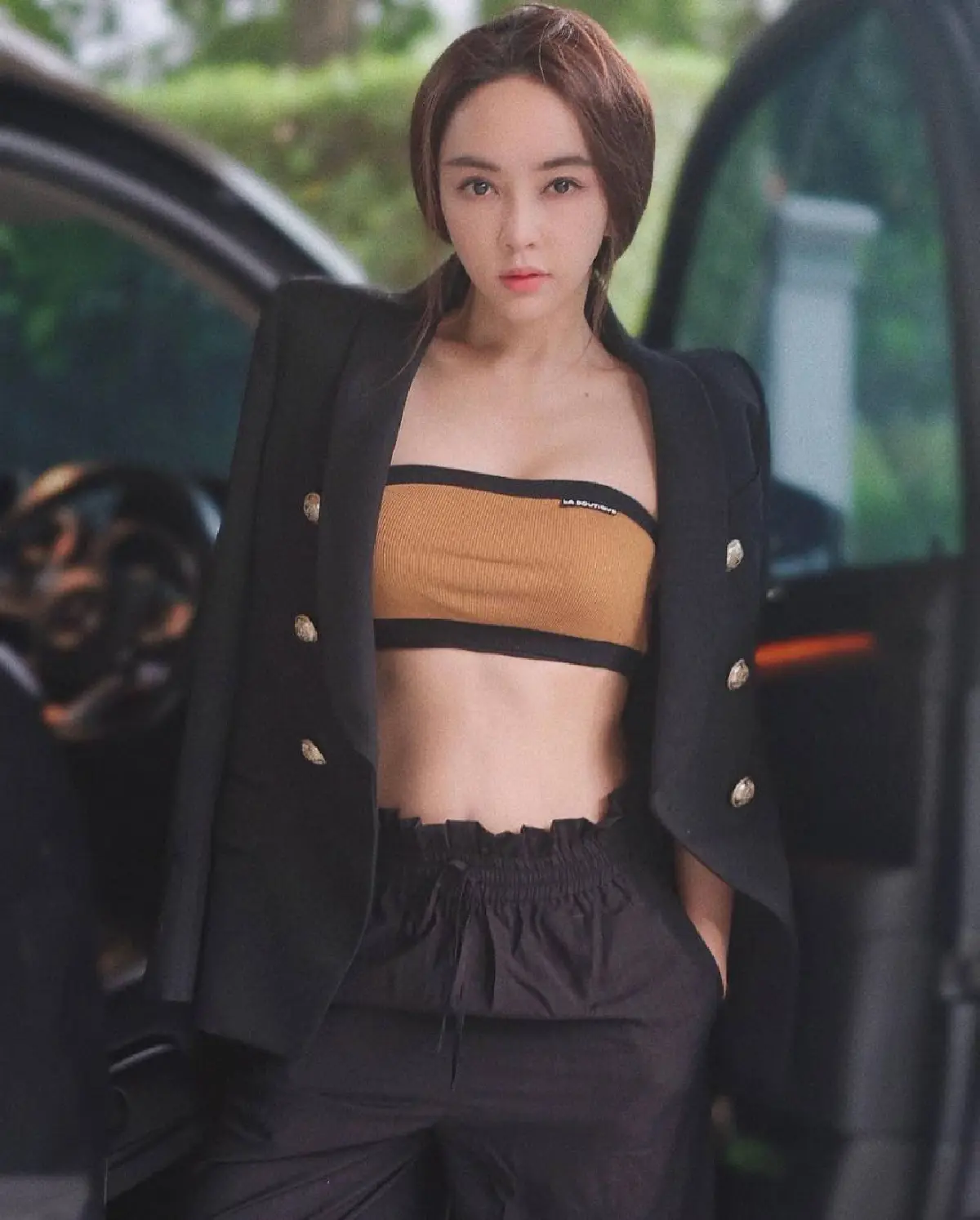 ส่องลุคเทรนด์แฟชั่นสไตล์สปอร์ตของเหล่าดาราสาวสวย