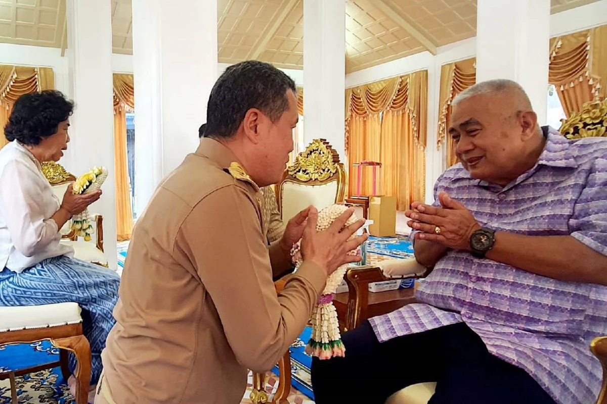 "ปลัดเก่ง"ยกย่องนายพลวัย75ปีต้นแบบจิตอาสา ทำความดีด้วยหัวใจ
