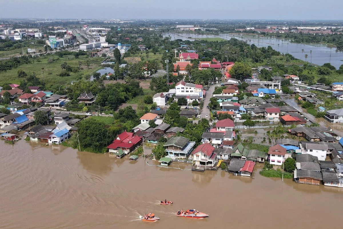 เปิดภาพน้ำเหนือบุกชุมชนริมน้ำเจ้าพระยาเมืองปทุมธานี
