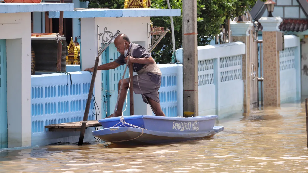 เปิดภาพน้ำเหนือบุกชุมชนริมน้ำเจ้าพระยาเมืองปทุมธานี
