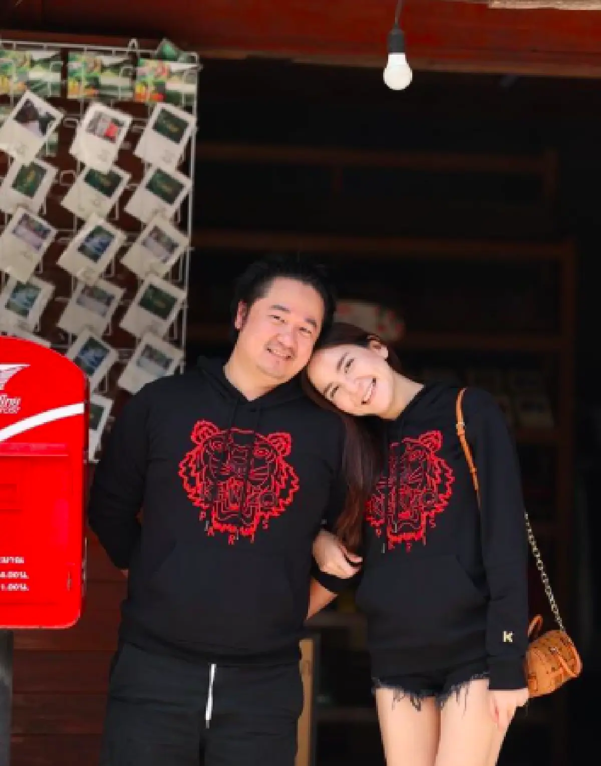 "พลอย ชิดจันทร์" จัดปาร์ตี้สุดอบอุ่น และมอบของขวัญสุดอลังการ ให้สามี “เคน ฮุง” 