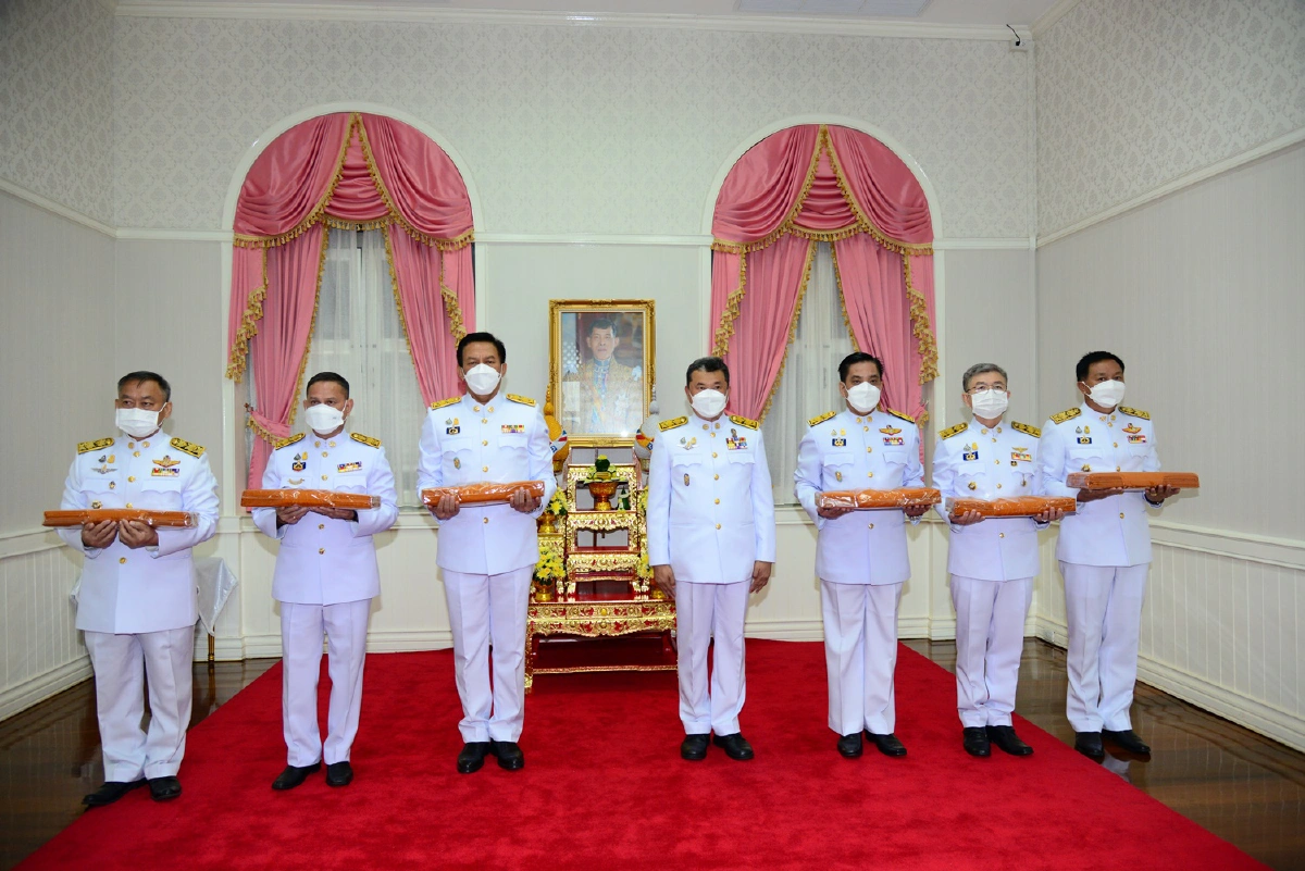 มท.รับมอบผ้าไตรพระราชทานทุนเล่าเรียนหลวงสำหรับพระสงฆ์