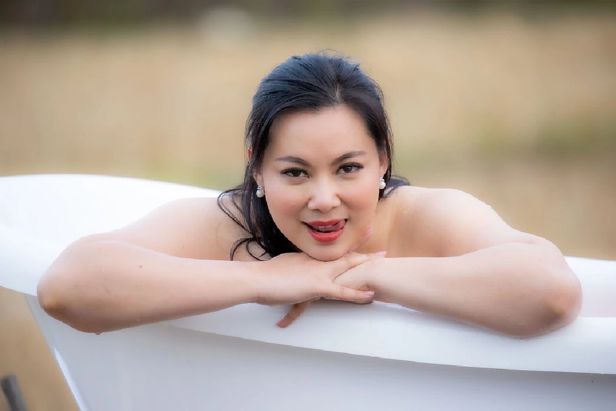 แม่กลับมาแล้ว! "บุ๋ม ปนัดดา" โชว์ความเซ็กซี่ในชุดบิกินีสีหวานน่ารัก