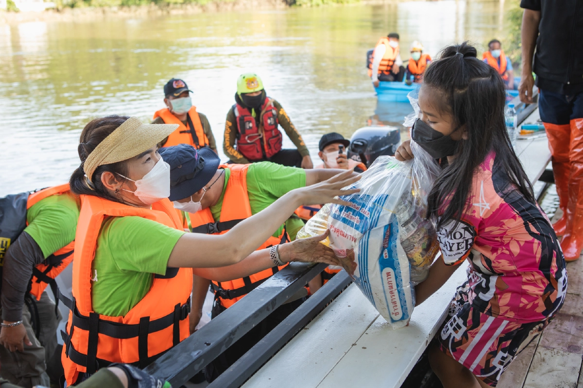 โครงการ"ตามรอยพ่อฯ"จับมือพันธมิตรช่วยเหยื่อน้ำท่วมลุ่มน้ำป่าสัก