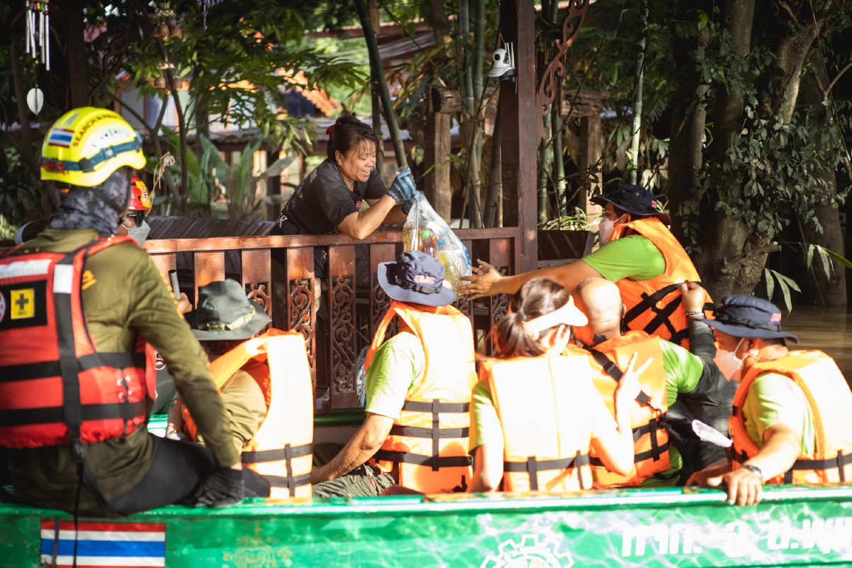 โครงการ"ตามรอยพ่อฯ"จับมือพันธมิตรช่วยเหยื่อน้ำท่วมลุ่มน้ำป่าสัก