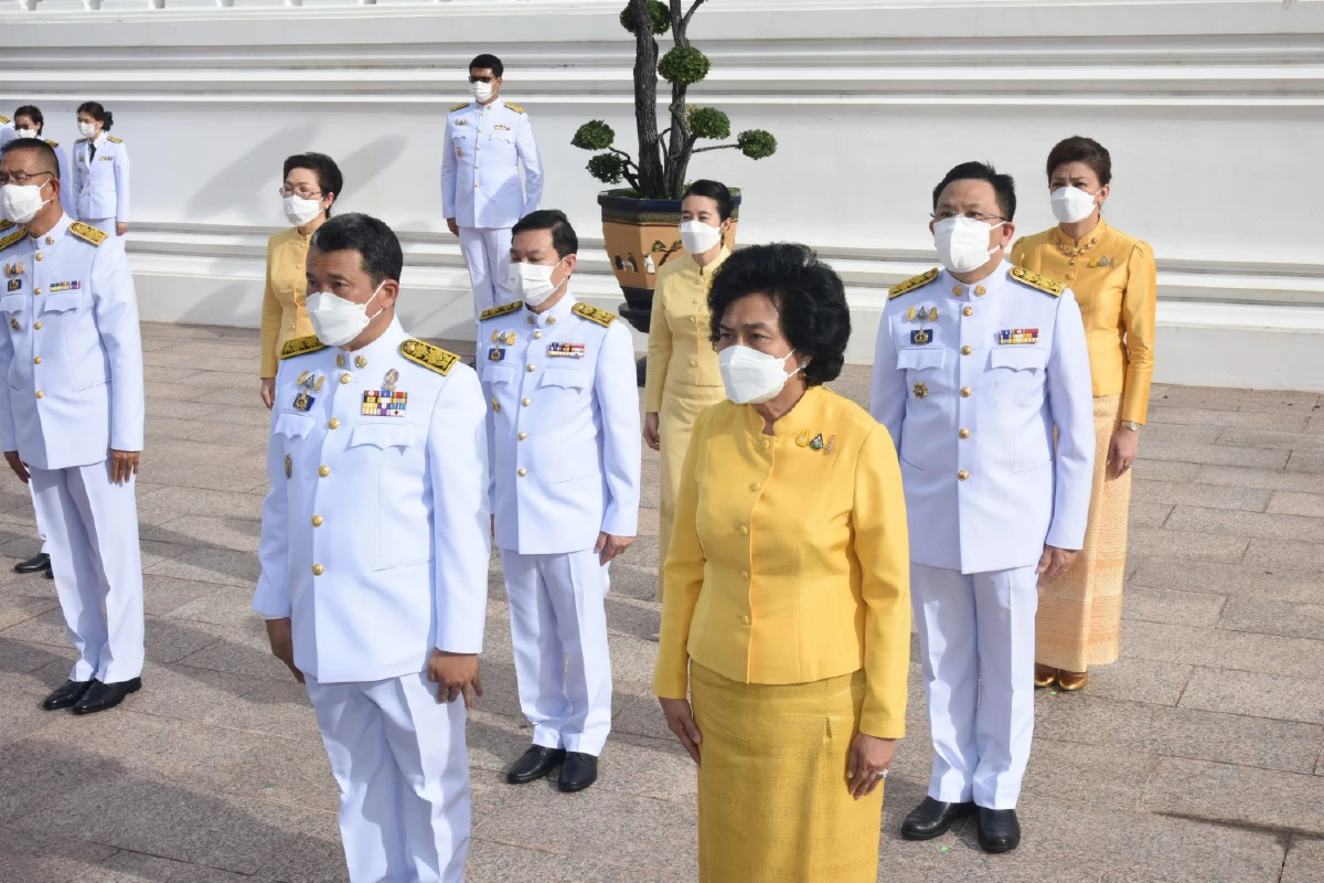 มท.จัดพิธีวางพวงมาลา คล้ายวันสวรรคต รัชกาลที่9 