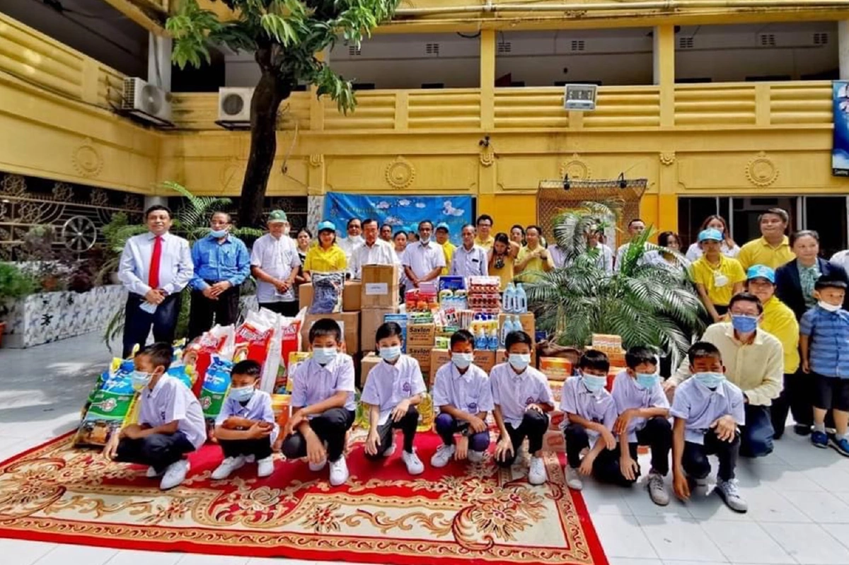 สถานทูตกรุงธากาจัดกิจกรรมจิตอาสาบริจาคของช่วยเด็กกำพร้า