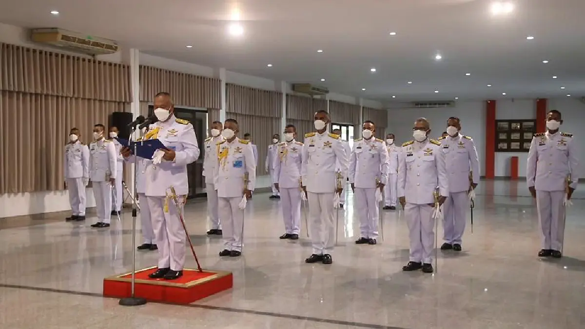 ทุกทิศทั่วไทย วางพวงมาลา คล้ายวันสวรรคตร.9