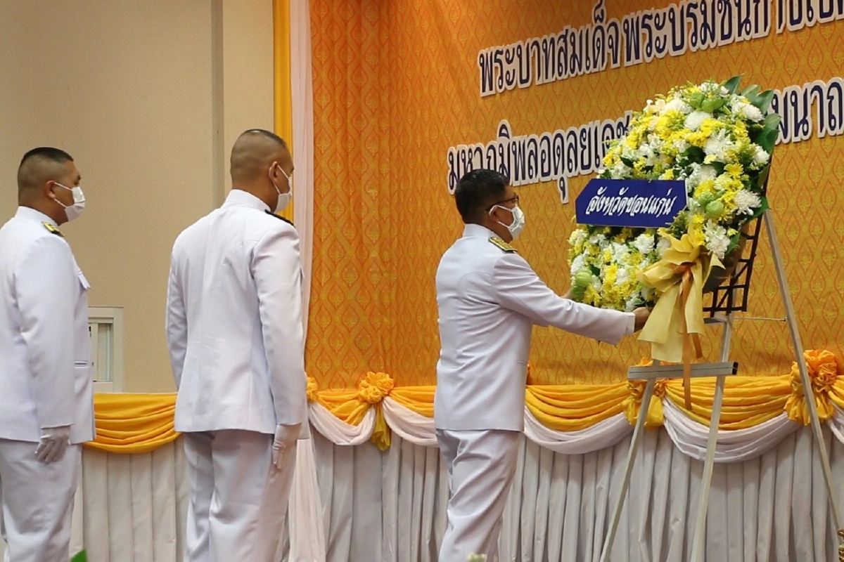 ทุกทิศทั่วไทย วางพวงมาลา คล้ายวันสวรรคตร.9