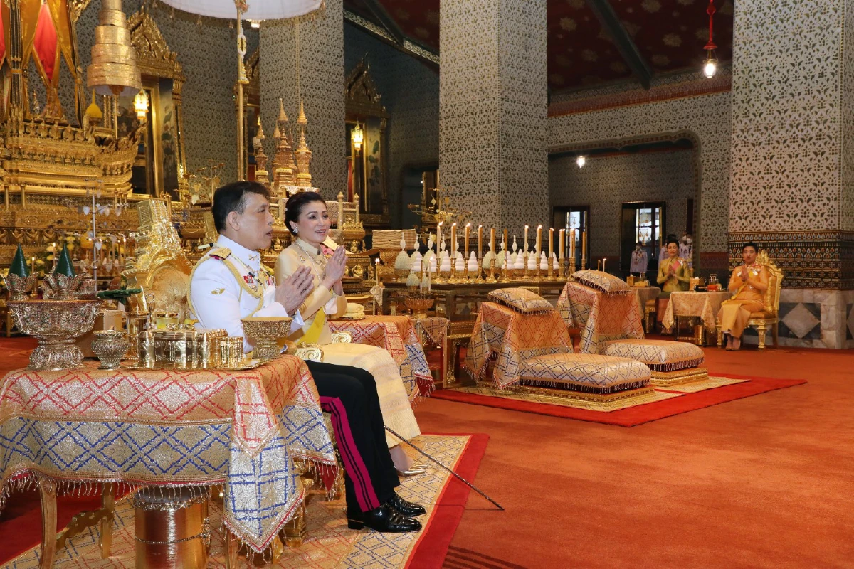 ในหลวง พระราชินี ทรงบำเพ็ญพระราชกุศล วันคล้ายวันสวรรคต ร.9