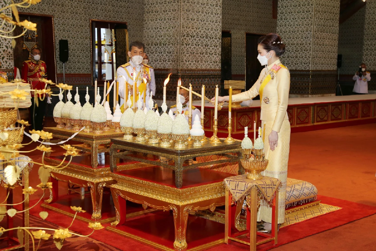 ในหลวง พระราชินี ทรงบำเพ็ญพระราชกุศล วันคล้ายวันสวรรคต ร.9