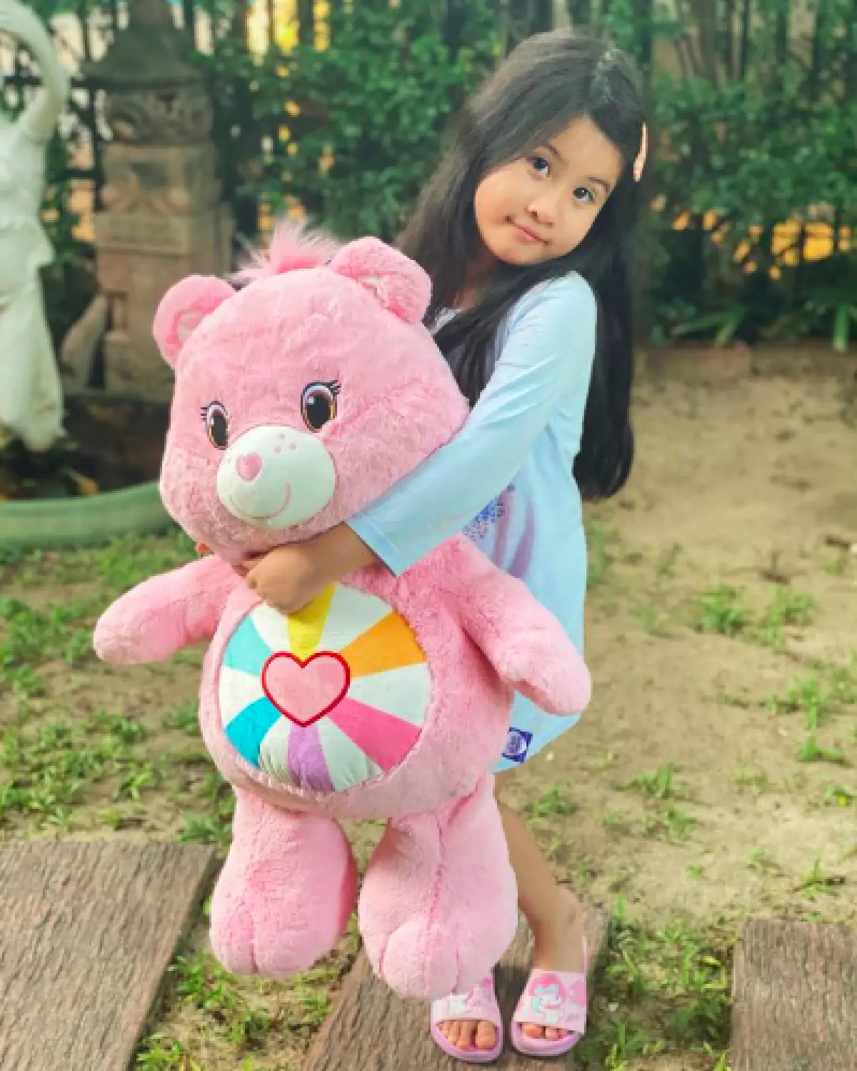 “น้องมายู” ตามเทรนด์ซีรีส์ดัง Squid Game แปลงโฉมเป็นตุ๊กตาผู้หญิงจอมสังหาร