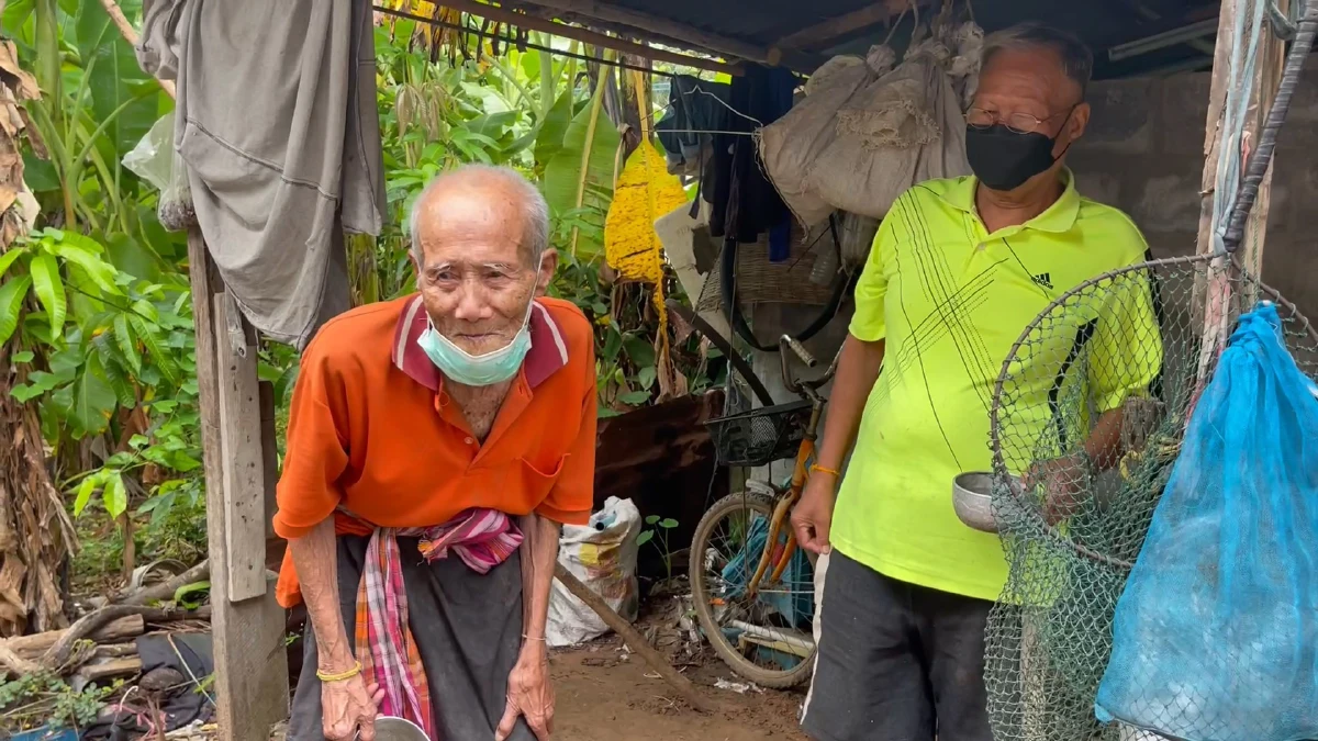 ตาทวดอายุนับ100 ปีฉีดวัคซีนสูตรไขว้แข็งแรงกว่าเดิม