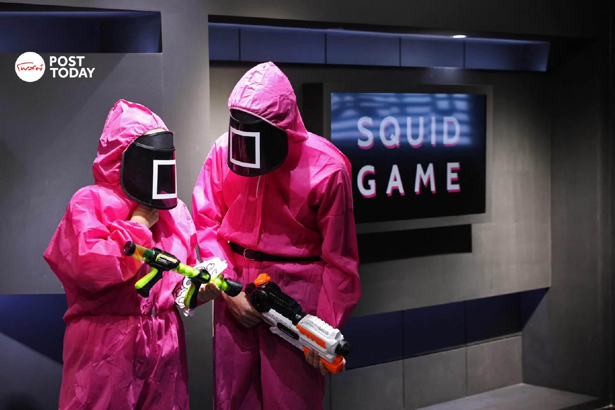 พบนักเรียนอังกฤษเล่นเลียนแบบซีรีส์ Squid Game พบนักเรียนอังกฤษเล่นเลียนแบบซีรีส์ Squid Game