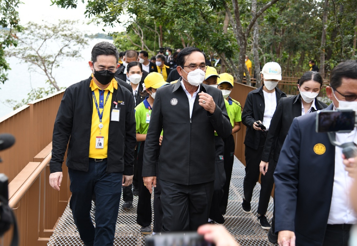 นายกฯ เยี่ยมชมโซลาร์ลอยน้ำไฮบริดใหญ่ที่สุดในโลก จ.อุบลฯ เดินหน้าสู่ประเทศสังคมไร้คาร์บอน นายกฯ เยี่ยมชมโซลาร์ลอยน้ำไฮบริดใหญ่ที่สุดในโลก จ.อุบลฯ เดินหน้าสู่ประเทศสังคมไร้คาร์บอน