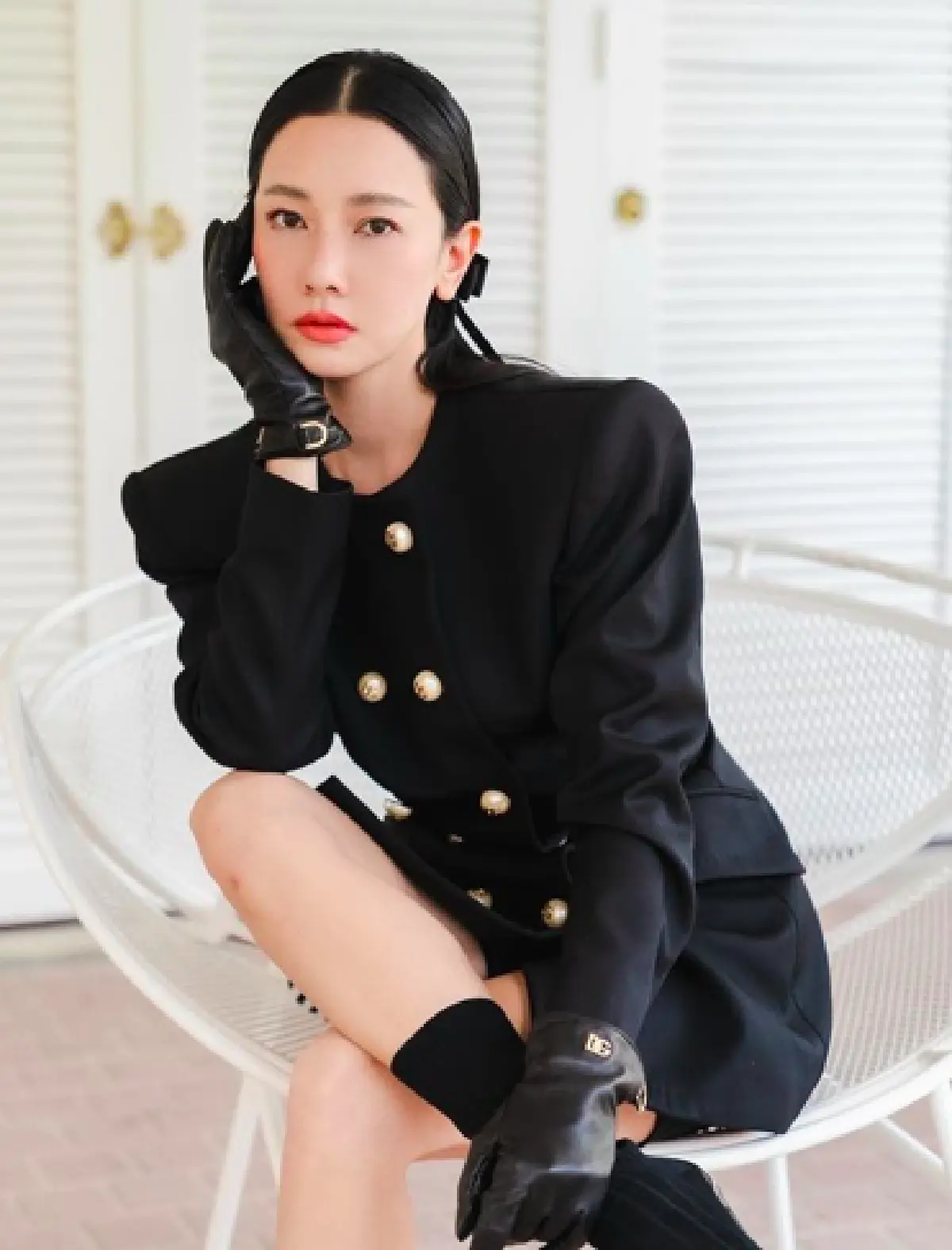 “นุ่น วรนุช” โชว์ท่ายาก! กับการใส่กางเกงยีนส์ฉีกขาแบบ 180 องศา 