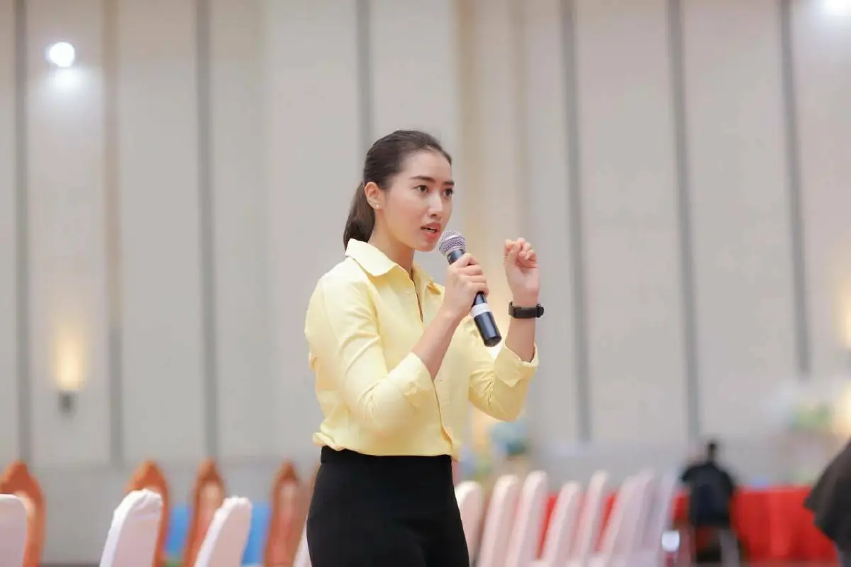 "เพชรชมพู"โบกมือลารปช.พ้นสภาพส.ส.ทันทีปัดย้ายซบประชาธิปัตย์