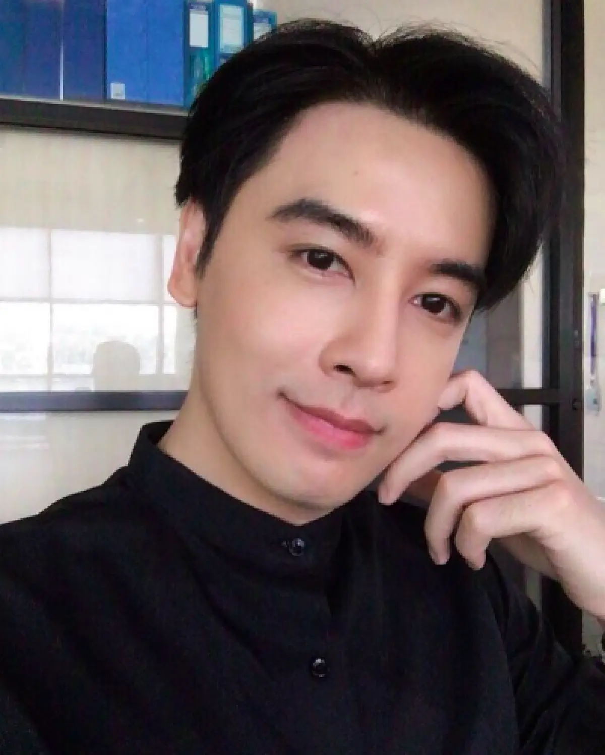 "ออย ธนา" โพสต์แล้วเรื่องชีวิตคู่ และยังอันฟอลโลว์ IG ภรรยา 