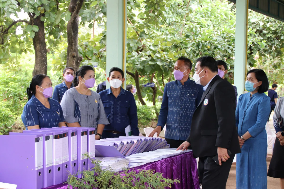 ดร. สุรศักดิ์ อินศรีไกร เลขาธิการ กศน. มอบนโยบายและจุดเน้นการดำเนินงาน สำนักงาน กศน.