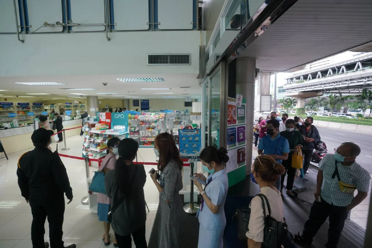 อภ.เปิดขายชุดตรวจATKราคา40บาทวันแรก คนแห่ซื้อล้น