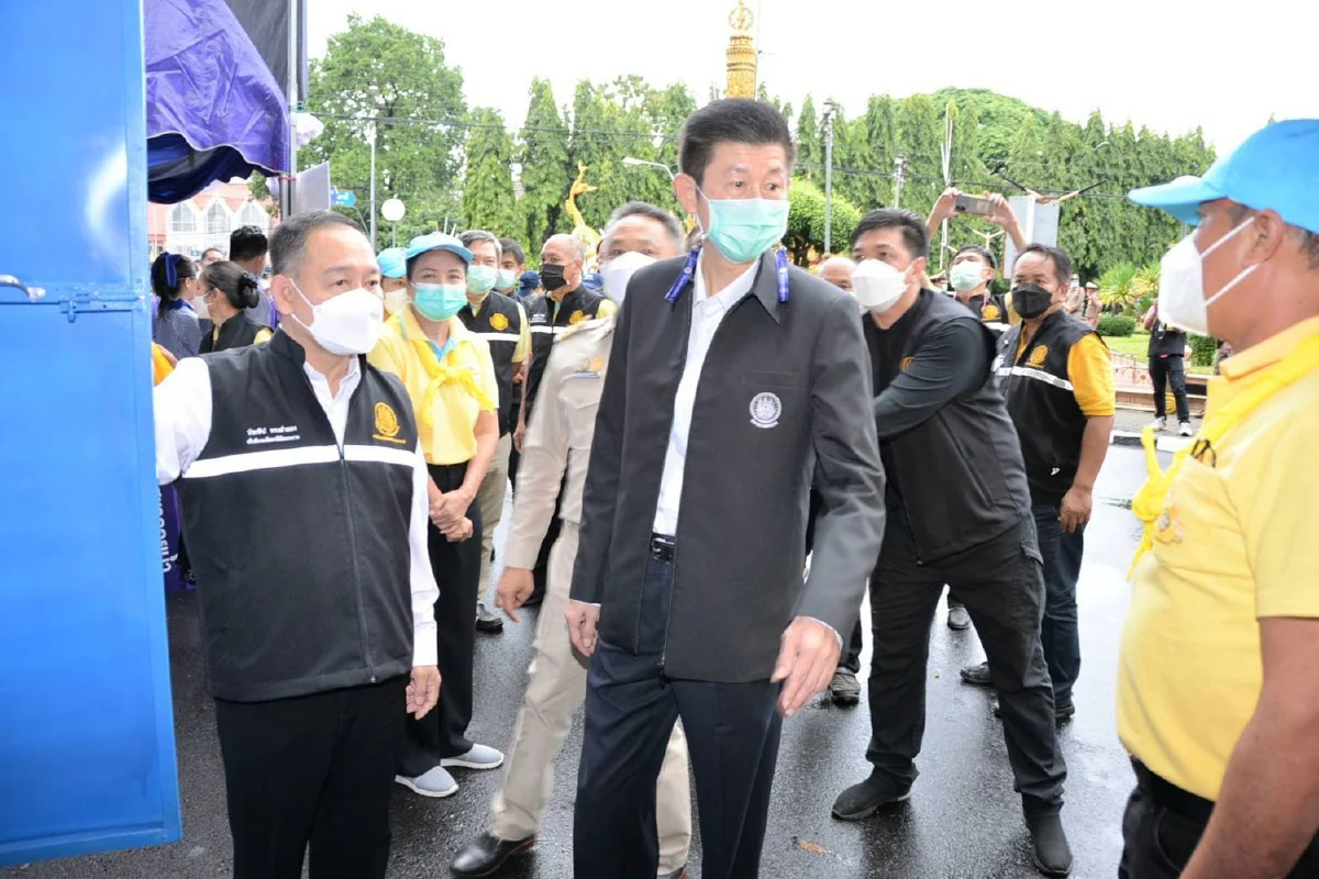 ‘ปลัดแรงงาน’มอบสุขาลอยน้ำแก่รองผู้ว่าฯ อุบลราชธานี  ช่วยบรรเทาความเดือดร้อนผู้ประสบอุทกภัยในพื้นที่ 