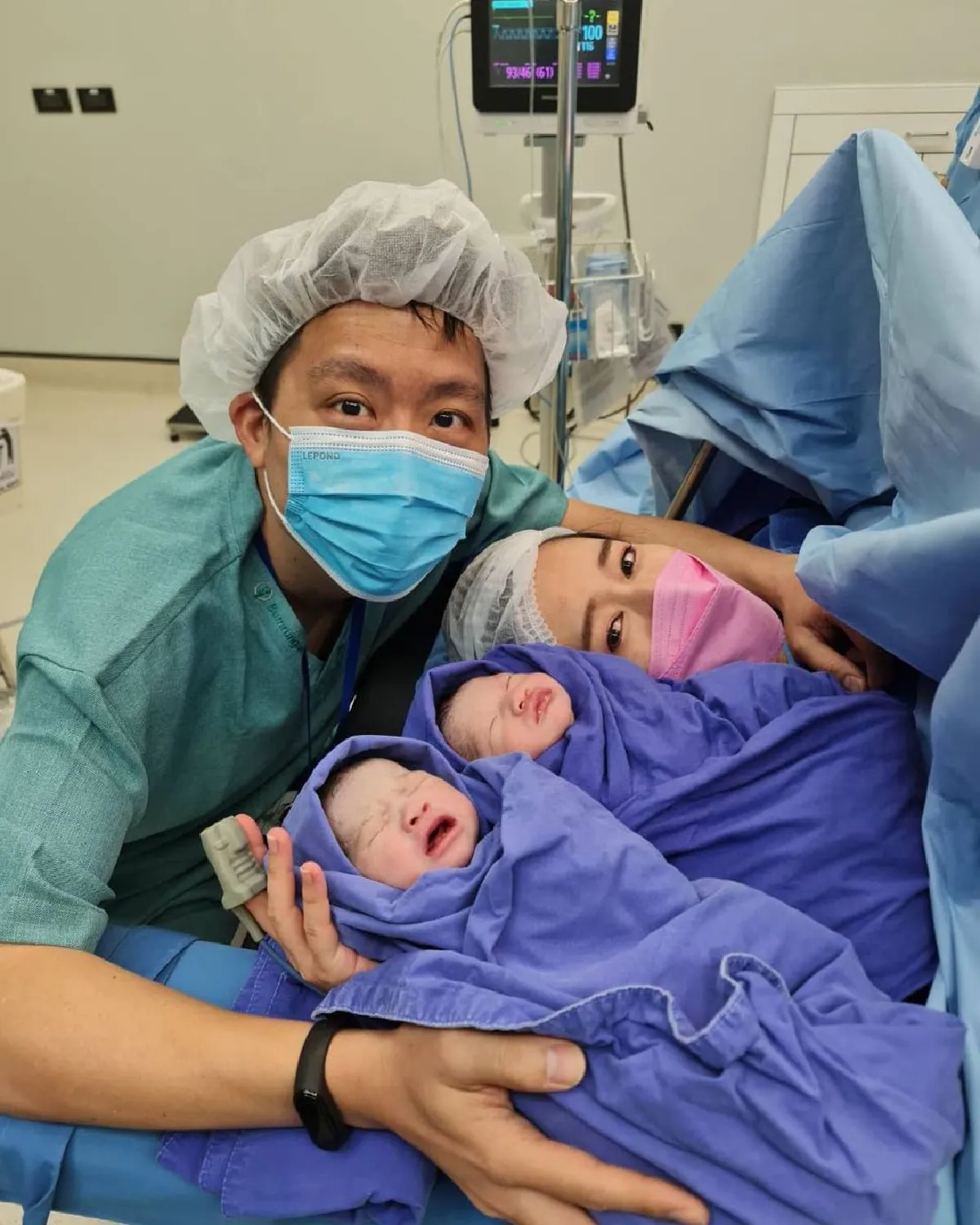 “จุ้มจิ้ม" คลอดลูกแฝดแล้ว! ด้าน "ภัทร จึงกานต์กุล" เผยภาพครอบครัวพร้อมหน้า