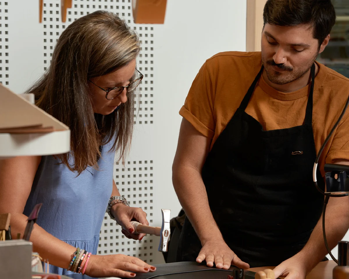 HERMES ก่อตั้งสถาบันฝึกอบรมช่างฝีมือ ECOLE HERMES DES SAVOIR-FAIRE