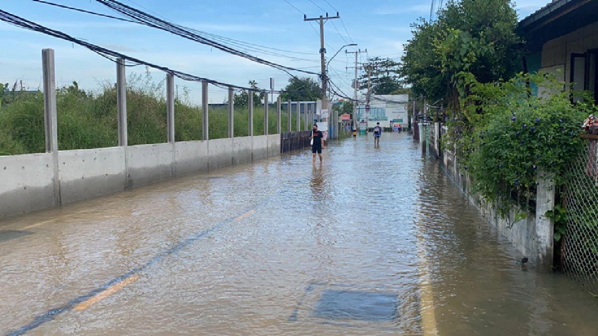 โคราชยังอ่วม!น้ำท่วมขยายวงกว้าง รพ.มหาราช เร่งระบายน้ำ