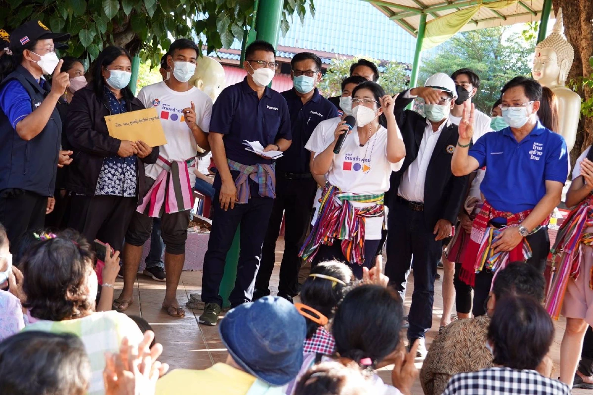 “เจ๊หน่อย”ลุยน้ำท่วมมหาสารคาม ระดมนักวิชาการแก้น้ำท่วม-น้ำแล้งอีสาน 