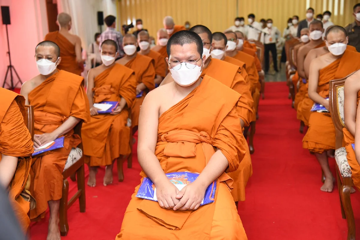 วธ. มอบทุนศาสนทายาท 800 ทุน ทั่วประเทศ สนับสนุนการศึกษาแก่พระภิกษุสามเณร