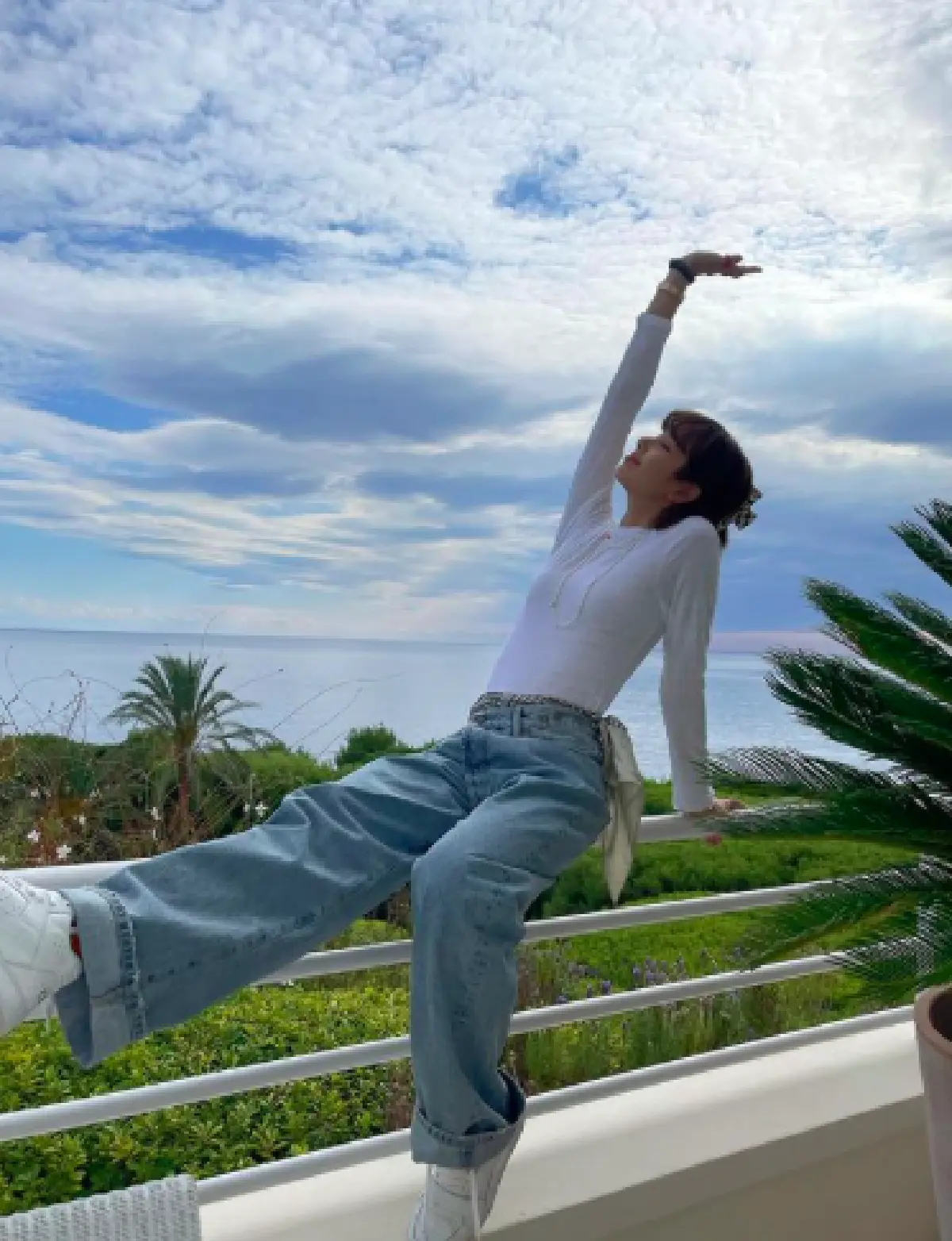 "ลิซ่า BLACKPINK” เผยภาพใส่บิกินี่ช่วงล่าง ทำไอจีแตกยอดไลก์พุ่งขี้นรัวๆ 