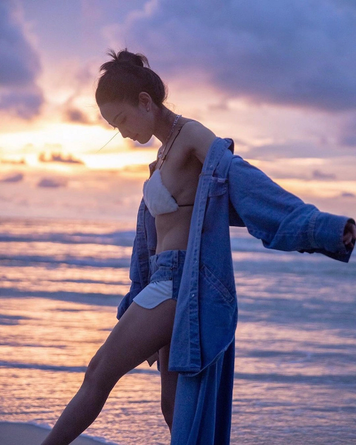 “แต้ว ณฐพร” นุ่งบิกินี่อวดกล้ามหน้าท้องสุดปั๊วะ งานนี้เซ็กซี่ได้แฟนมาคุม!