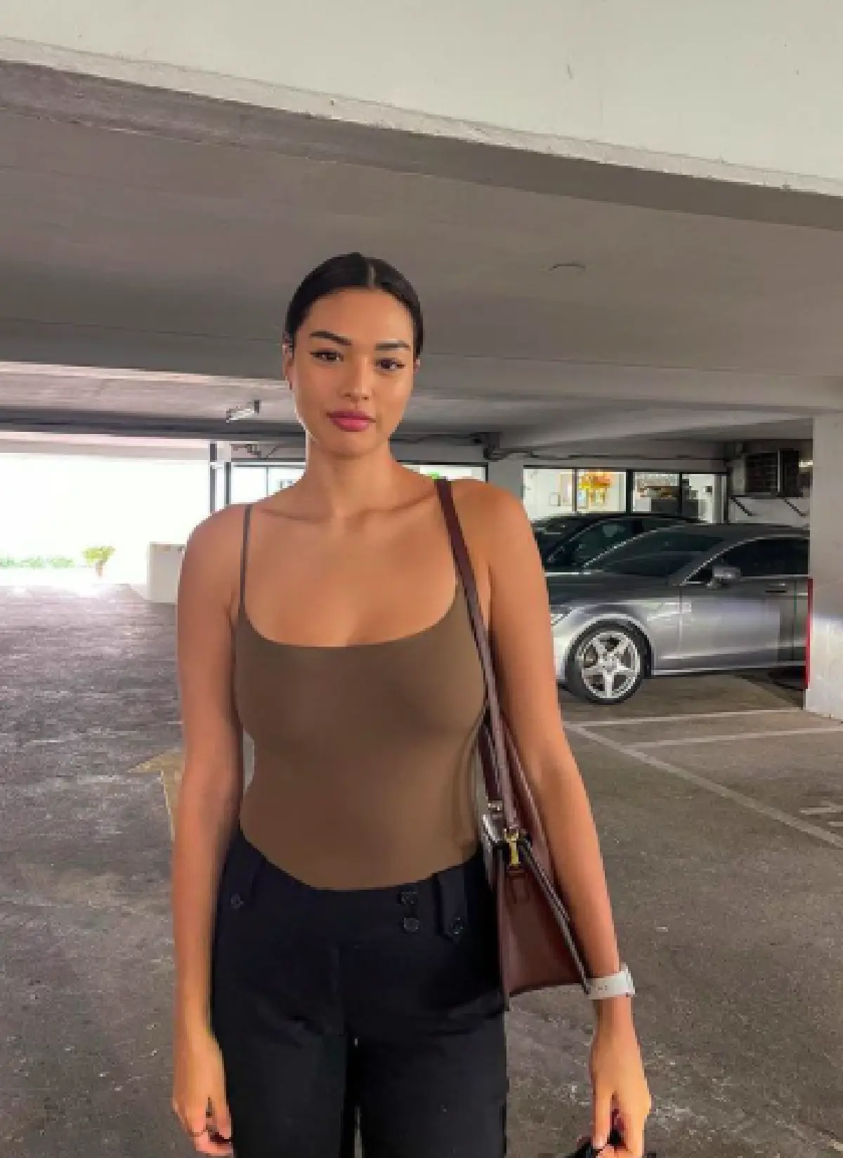 ส่อง 10 ภาพ "แอนชิลี สก๊อต-เคมมิส" นางแบบพลัสไซซ์ ก่อนได้รับมง MUT 2021