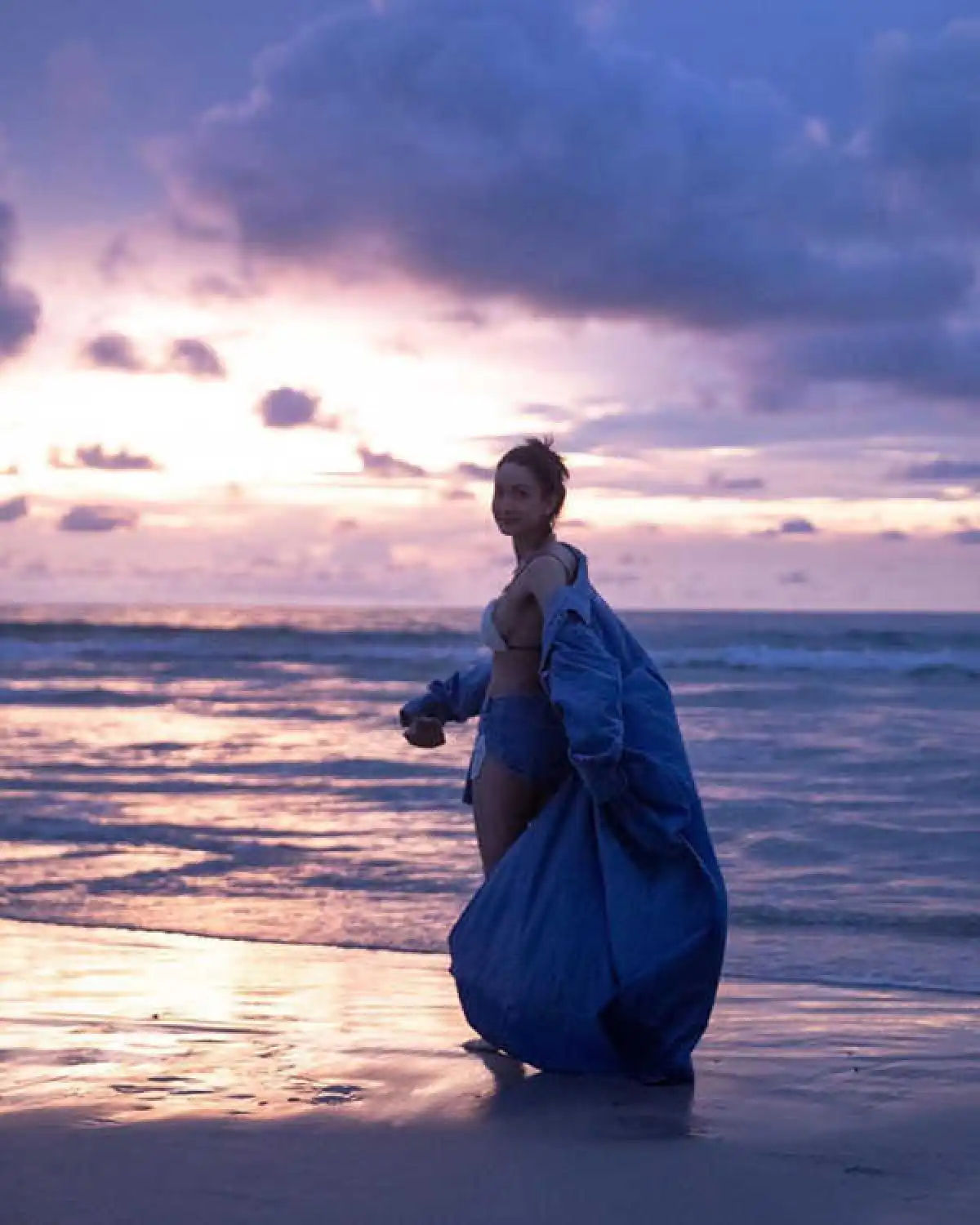 “แต้ว ณฐพร” นุ่งบิกินี่อวดกล้ามหน้าท้องสุดปั๊วะ งานนี้เซ็กซี่ได้แฟนมาคุม!