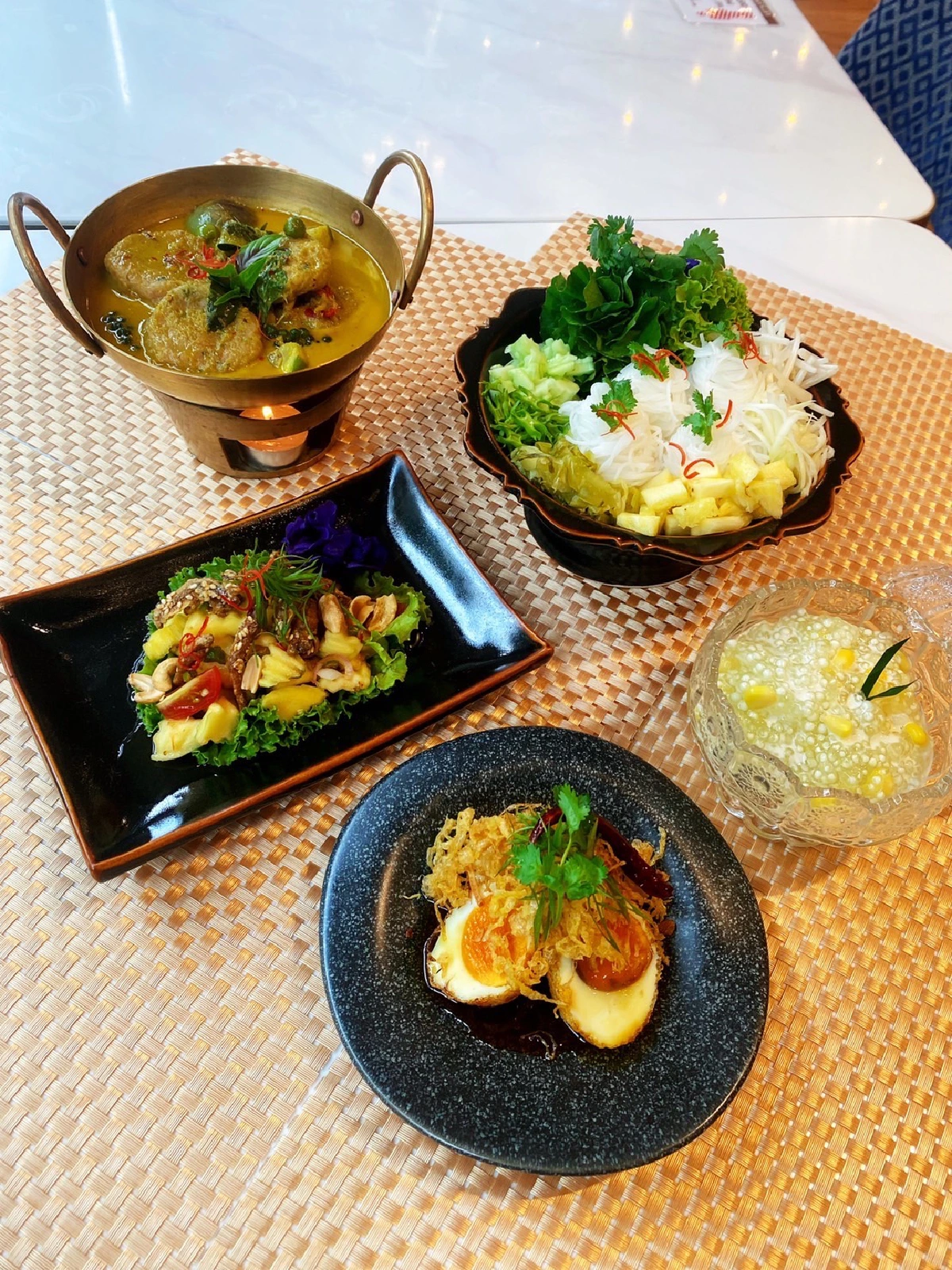 ‘ทองหล่อ’ ส่งต่อความอร่อยผ่าน 4 เซตเมนูโปรโมชั่นไดอิน ฟินตำรับไทยพื้นบ้านเลิศรสครบคาวหวานเพียง 450 บาท