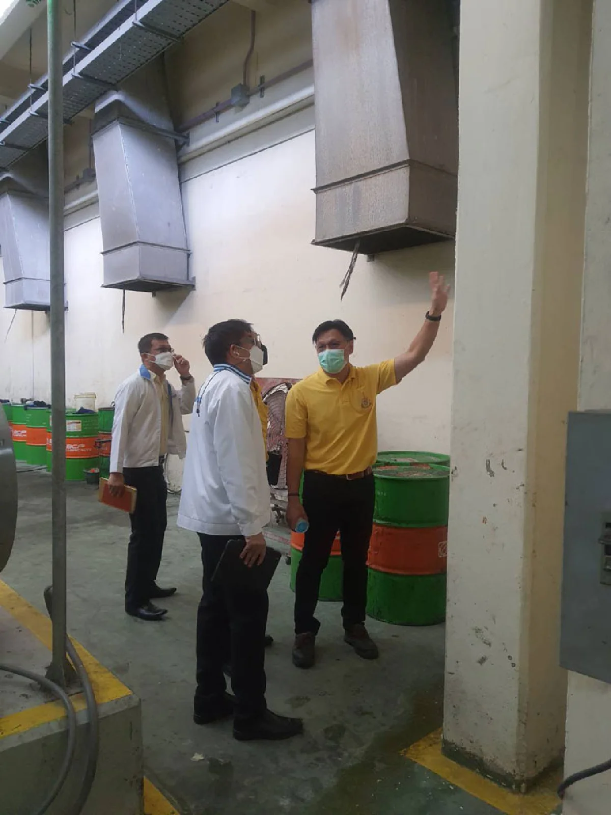 รองผู้ว่าการ กปน. ลงพื้นที่ตรวจสอบสถานการณ์น้ำฝั่งตะวันออกและฝั่งตะวันตก