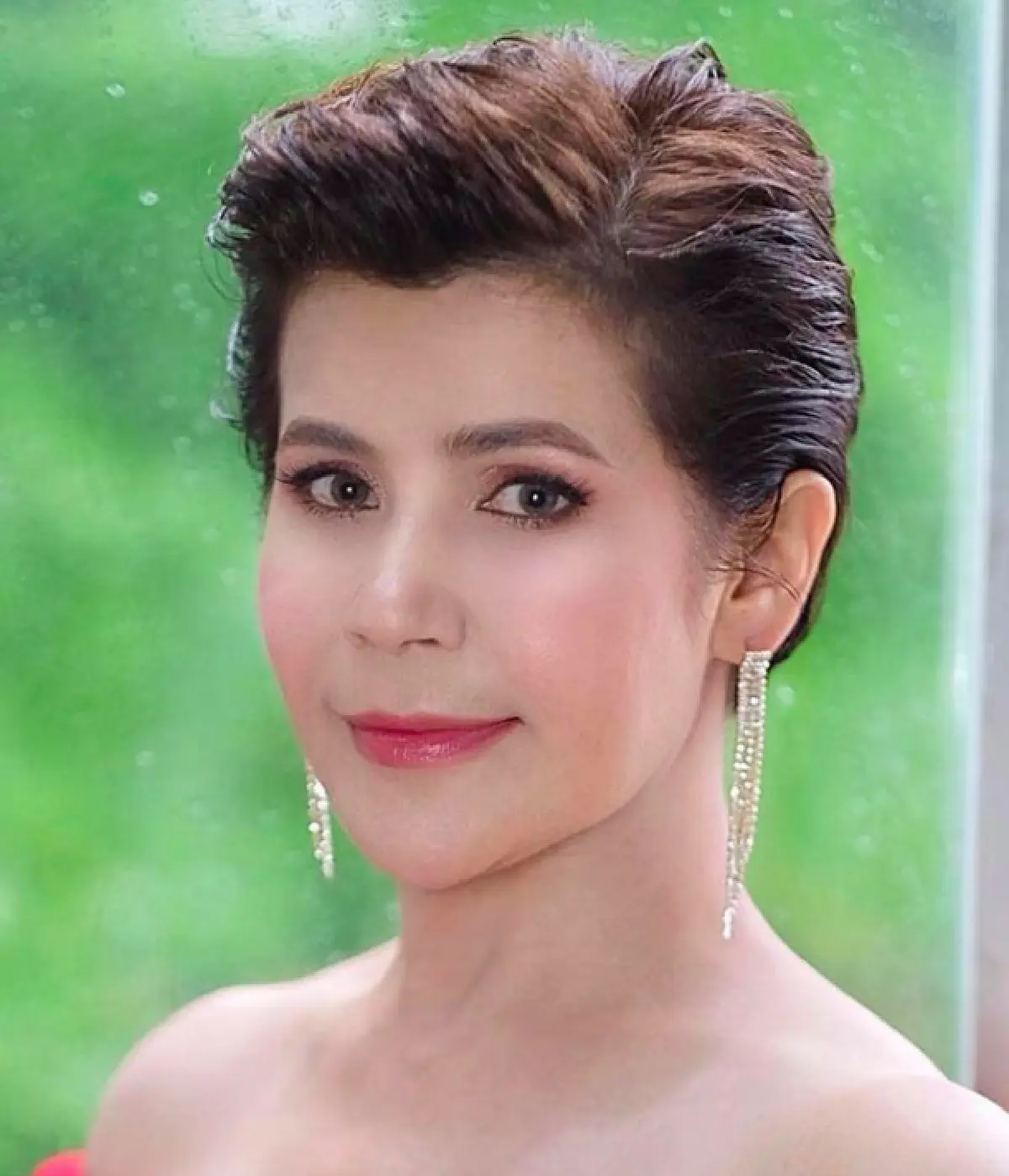 “นก จริยา” โชว์ของขวัญจากสามี “จอนนี่ แอนโฟเน่” นาฬิกาล้อมเพชรทั้งเรือน