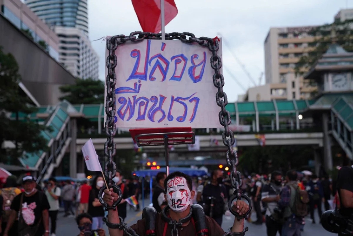 "รุ้ง"เผยเตรียมยื่นรายชื่อขอยกเลิกม.112ต่อรัฐบาล1พ.ย.นี้