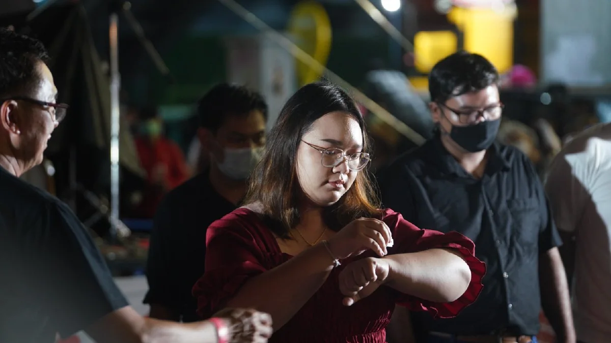 "รุ้ง" อ่านแถลงการณ์-กรีดแขนจี้ยกเลิกม.112