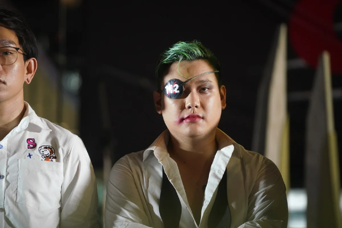 "รุ้ง" อ่านแถลงการณ์-กรีดแขนจี้ยกเลิกม.112