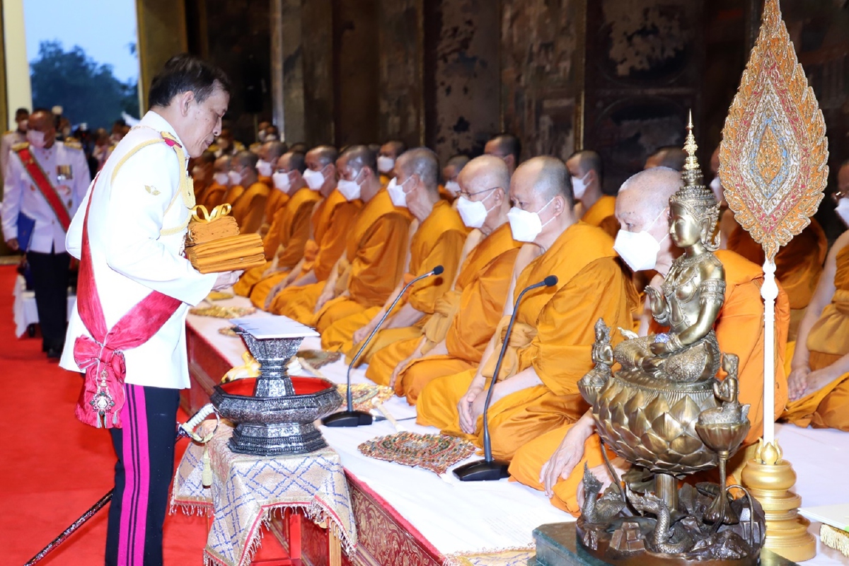 "ในหลวง-พระราชินี"เสด็จฯทรงถวายผ้าพระกฐินวัดโสมนัสวิหาร-วัดสุทัศน์ "ในหลวง-พระราชินี"เสด็จฯทรงถวายผ้าพระกฐินวัดโสมนัสวิหาร-วัดสุทัศน์